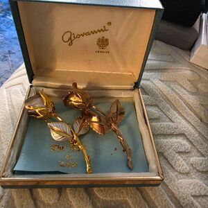 Two Giovanni Signed Rose Flowers Brooch Pin Gold & SilverTone Metal Original Box
